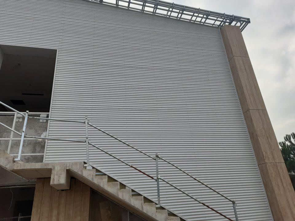 gallery-item